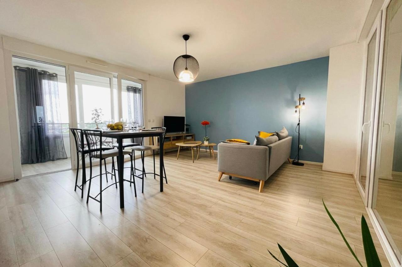Bright Apartment In A New Building With Garage Тур Экстерьер фото