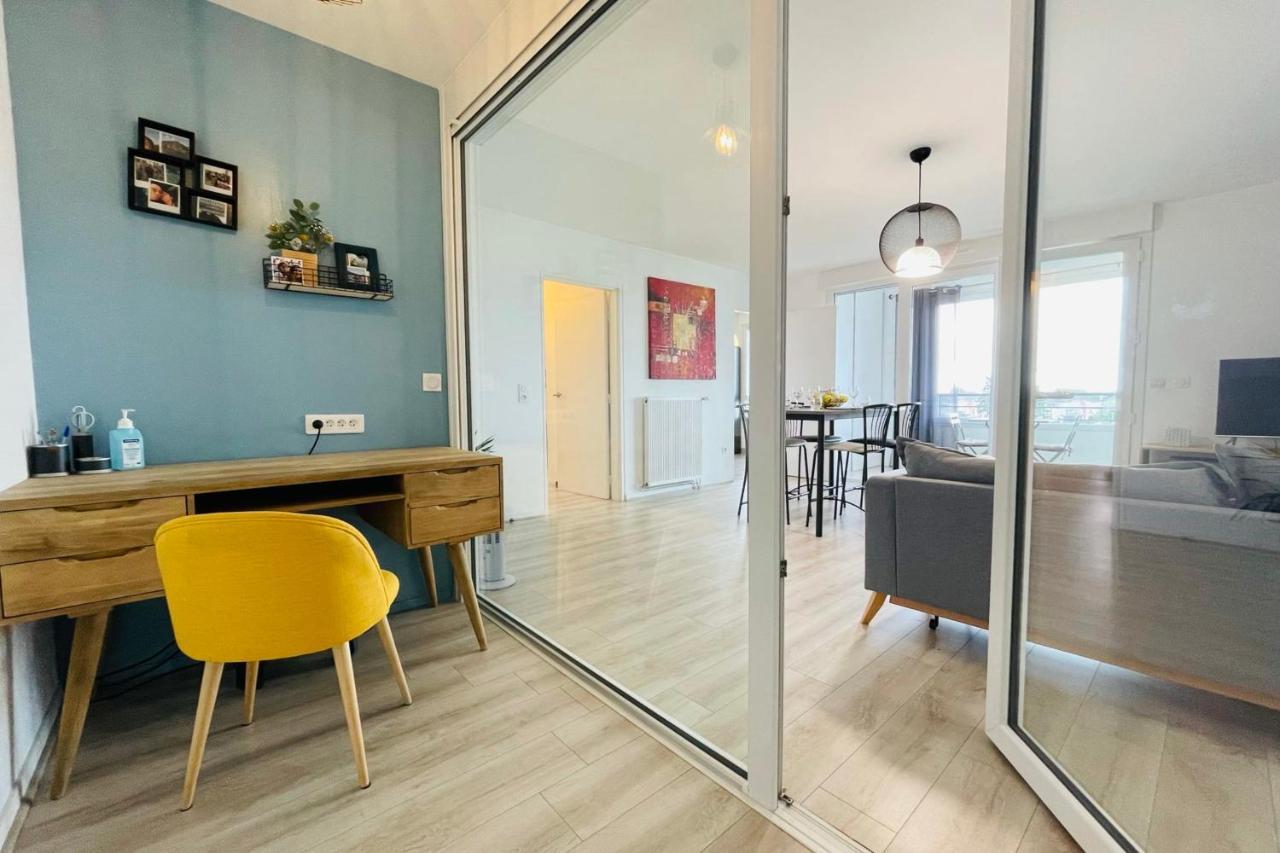 Bright Apartment In A New Building With Garage Тур Экстерьер фото